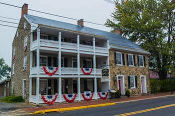 The Fairfield Inn 1757 Экстерьер фото
