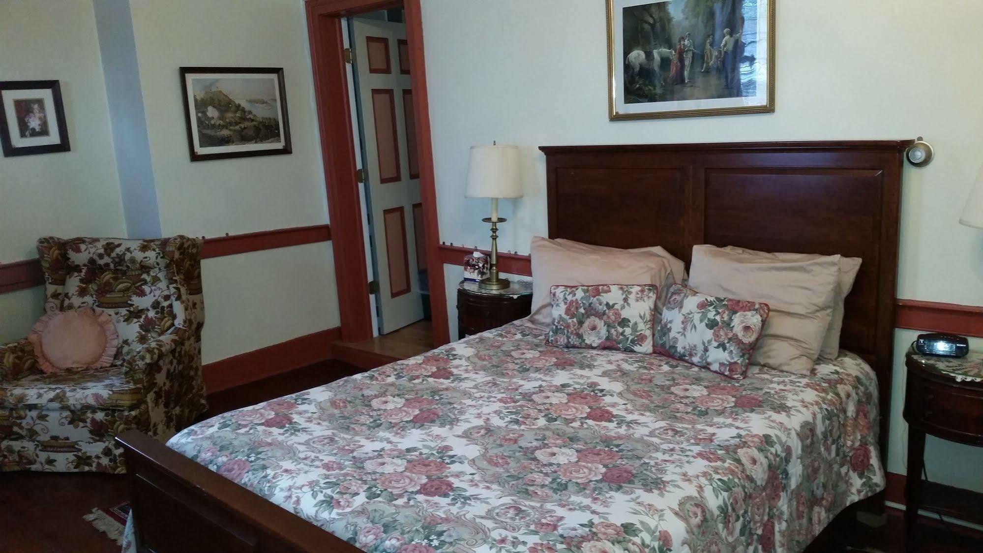 The Fairfield Inn 1757 Экстерьер фото