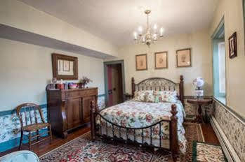 The Fairfield Inn 1757 Экстерьер фото